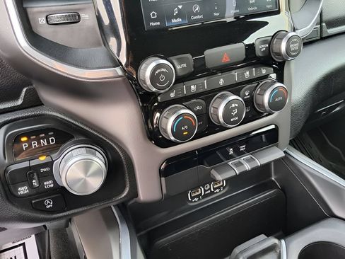 Used 2023 RAM 1500 Laramie AWD/4WD image 11