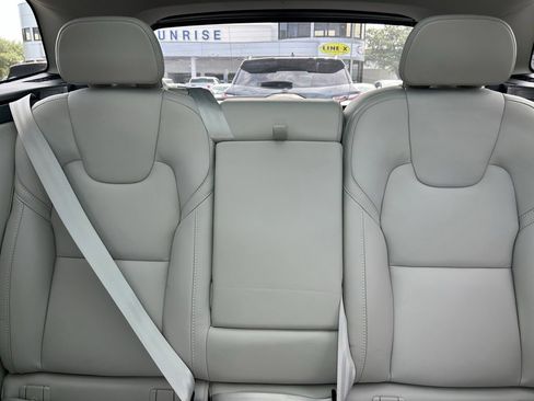 Used 2023 Volvo XC60 B5 Ultimate w/ Climate Package AWD/4WD image 13