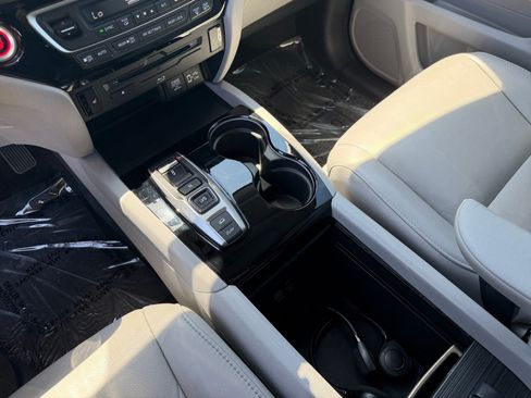 Used 2019 Honda Pilot Touring image 15