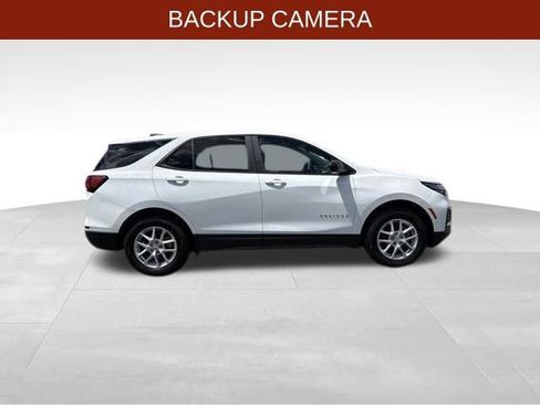 Used 2023 Chevrolet Equinox LS w/ LS Convenience Package AWD/4WD image 8