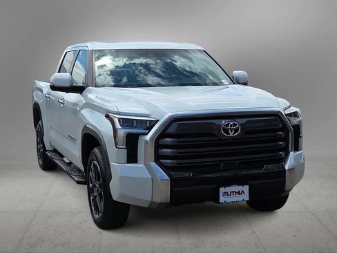 Used 2025 Toyota Tundra Limited image 3