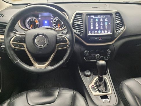 Used 2018 Jeep Cherokee Limited image 22