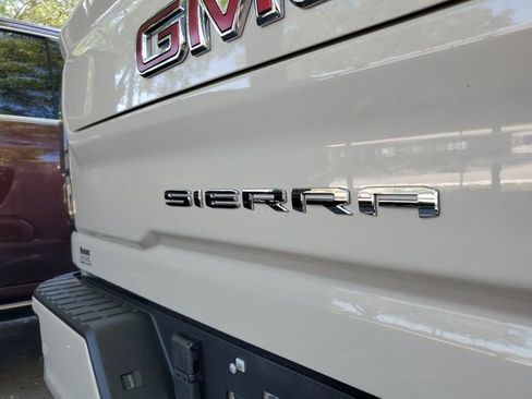 Used 2026 GMC Sierra 2500 AT4 w/ Technology Package image 7