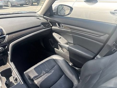 Used 2018 Honda Accord Touring image 15