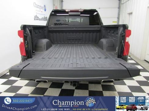 Used 2021 Chevrolet Silverado 1500 High Country image 16