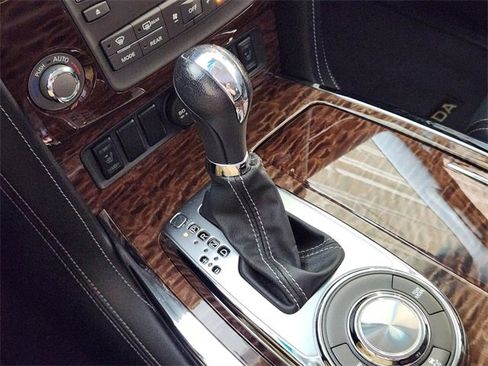 Used 2017 Nissan Armada SL w/ Interior Lighting Package image 20