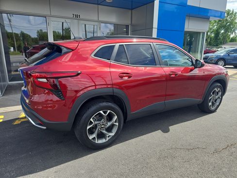 Certified 2024 Chevrolet Trax LT FWD image 12