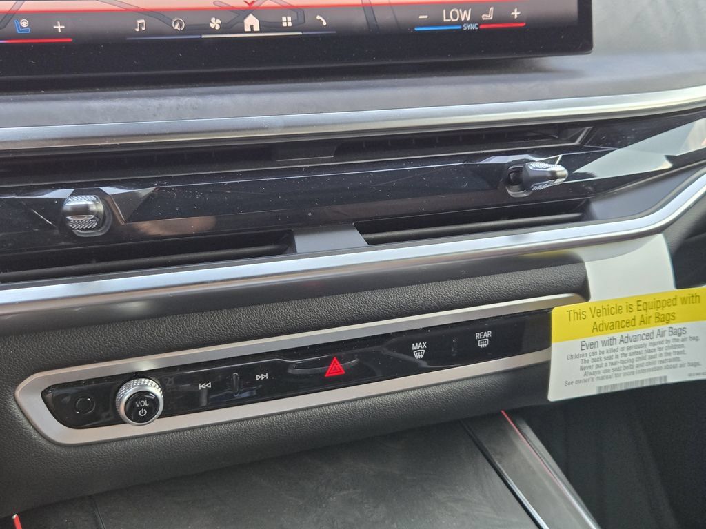 Certified 2025 BMW X7 M60i AWD/4WD image 23