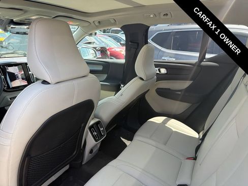 Used 2024 Volvo XC40 B5 Plus AWD/4WD image 6
