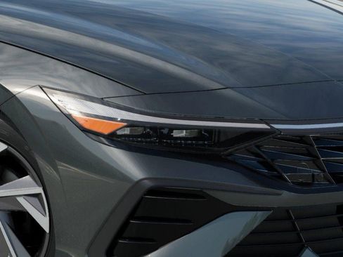 New 2026 Hyundai Elantra SEL Sport Premium FWD image 9