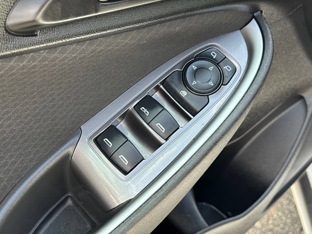 Used 2025 Chevrolet Malibu LT FWD image 37