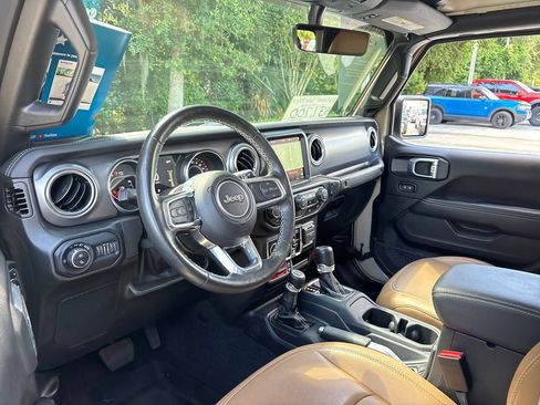 Used 2022 Jeep Gladiator Rubicon w/ LED Lighting Group AWD/4WD image 4