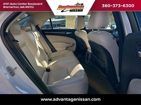 Used 2022 Chrysler 300 Touring L image 25