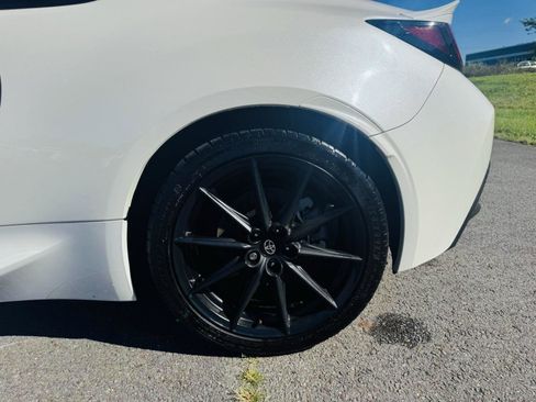 Used 2022 Toyota GR86 Premium w/ ALL Weather Mat Package (TMS) image 42