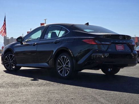 Used 2025 Toyota Camry XLE FWD image 17