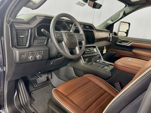 New 2026 GMC Sierra 3500 Denali Ultimate AWD/4WD image 3