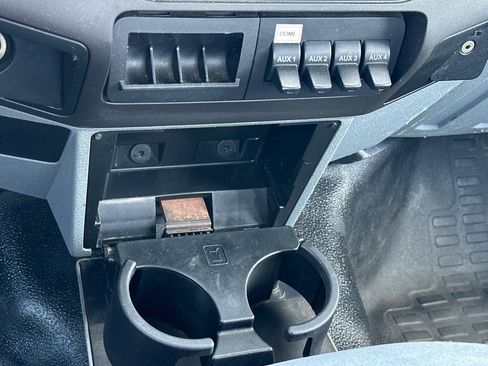 Used 2016 Ford F550 Contractor Body image 25