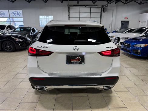 Used 2021 Mercedes-Benz GLA 250 4MATIC w/ Premium Package image 5
