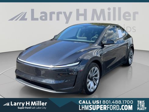 Used 2026 Tesla Model Y Long Range AWD/4WD image 1