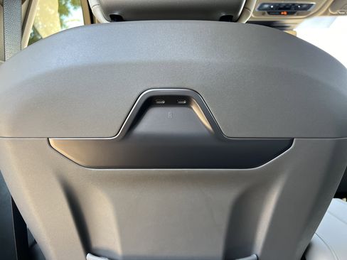 New 2025 Lincoln Nautilus Premier w/ Equipment Group 102A image 32