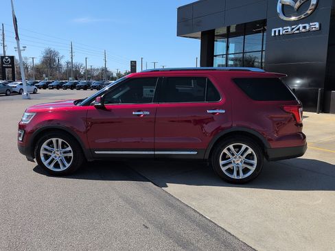 Used 2017 Ford Explorer Limited image 4