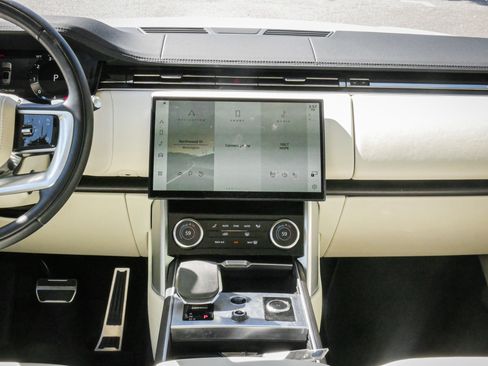 Used 2023 Land Rover Range Rover SE AWD/4WD image 30