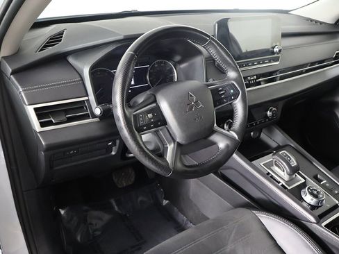 Used 2024 Mitsubishi Outlander SE image 27