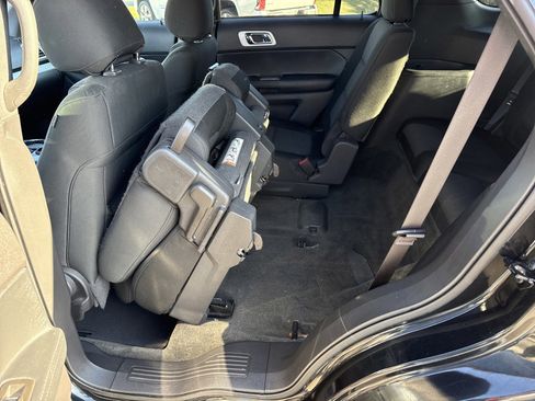 Used 2014 Ford Explorer XLT image 14