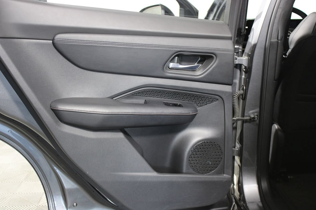 Used 2023 Nissan Ariya FWD image 18