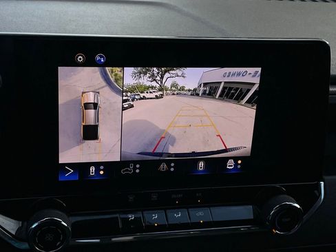 Used 2023 Chevrolet Colorado Trail Boss w/ Technology Package AWD/4WD image 19