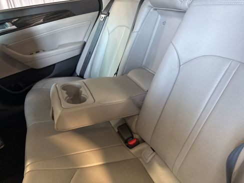 Used 2016 Hyundai Sonata Limited w/ Cargo Package FWD image 18