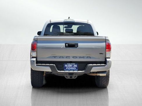 Used 2020 Toyota Tacoma TRD Off-Road w/ TRD Premium Off Road Package AWD/4WD image 5