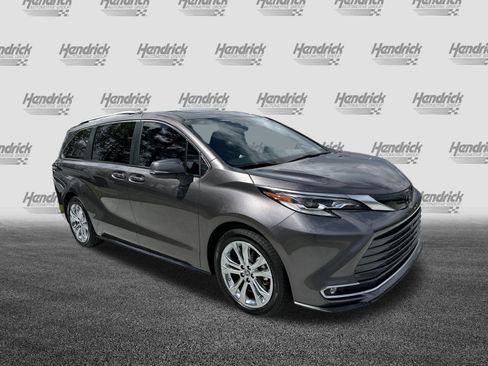 Certified 2023 Toyota Sienna Platinum FWD image 2