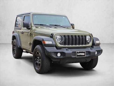 Used 2025 Jeep Wrangler Sport image 3