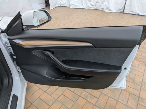 Used 2022 Tesla Model 3 Performance image 25