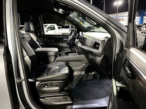 Used 2025 Chevrolet Suburban Premier AWD/4WD image 26