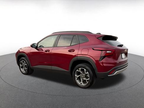 Used 2025 Chevrolet Trax LT image 10