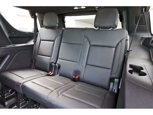 Used 2021 Chevrolet Tahoe Z71 w/ Z71 Signature Package AWD/4WD image 14
