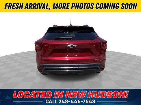 Used 2024 Chevrolet Trax RS w/ Sunroof Package FWD image 9