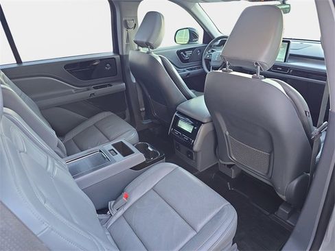 Used 2021 Lincoln Aviator Reserve w/ Equipment Group 201A image 13
