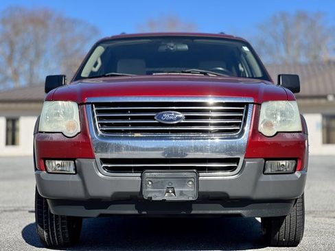 Used 2006 Ford Explorer XLT image 2