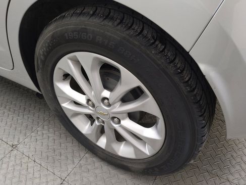 Used 2020 Chevrolet Spark LT image 31