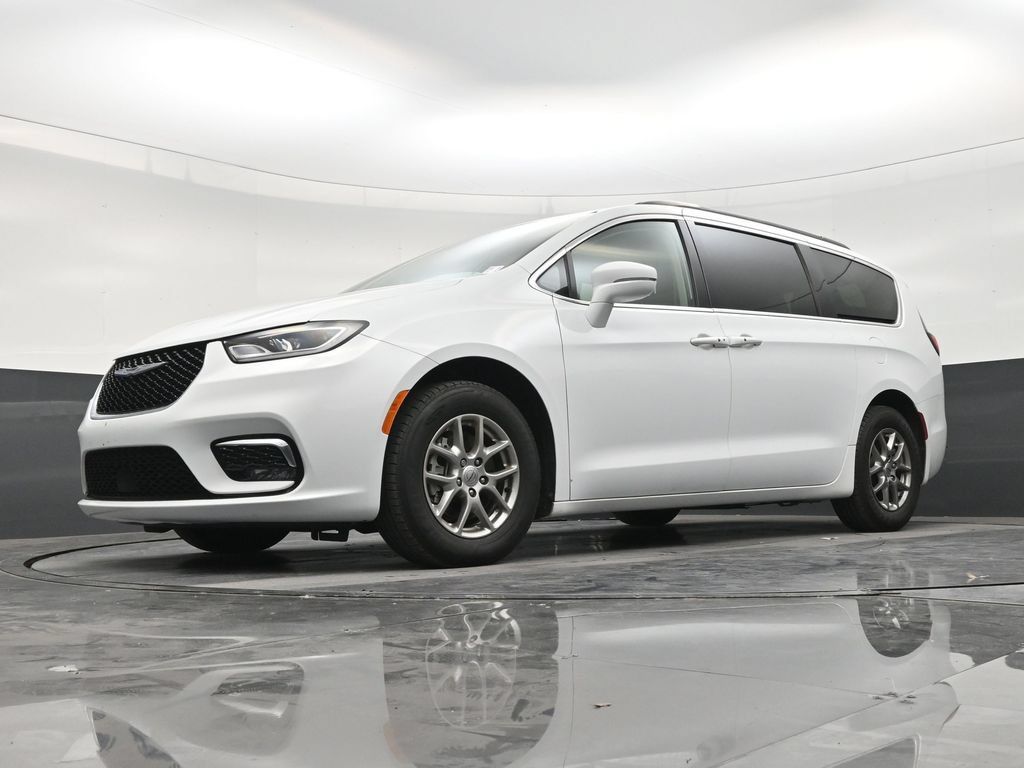 Used 2021 Chrysler Pacifica Touring FWD image 19