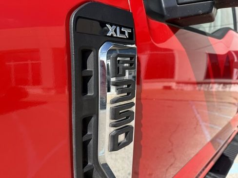 Used 2025 Ford F350 XLT image 8