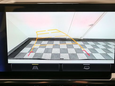 Used 2024 Chevrolet Silverado 1500 LT image 32