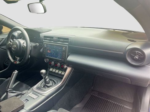 Used 2025 Toyota GR86 Premium RWD image 27