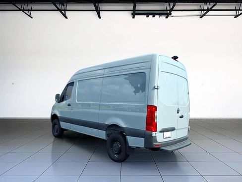 Used 2025 Mercedes-Benz Sprinter 2500 image 5