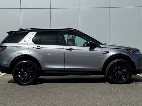 Used 2025 Land Rover Discovery Sport Dynamic SE AWD/4WD image 6