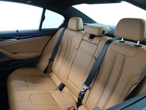 Used 2023 BMW M550i xDrive w/ Executive Package AWD/4WD image 33