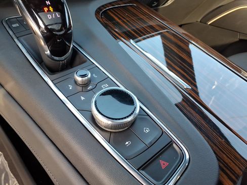 Certified 2024 Cadillac Escalade Premium Luxury w/ Performance Package AWD/4WD image 33